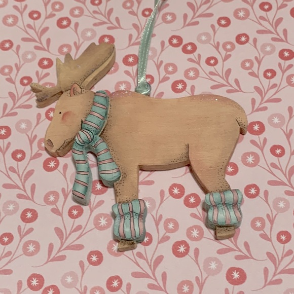 Alaska Moose wood ornament Mary Harper - Picture 2 of 16